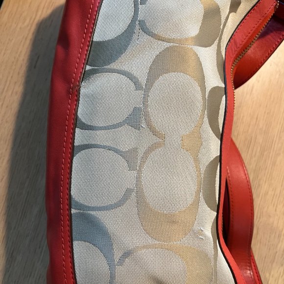 Small Coach Poppy Purse with gold accents - Picture 16 of 16